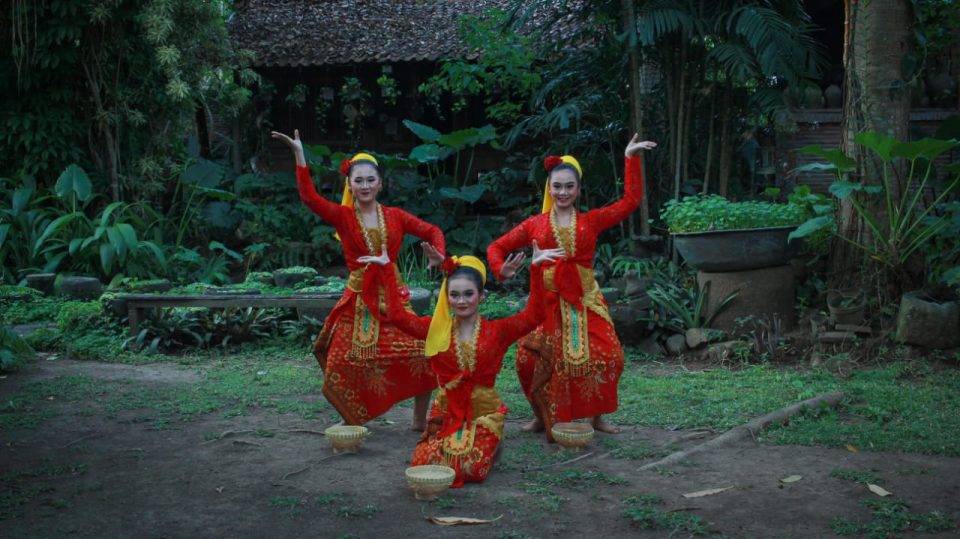 Tari Molong Kopi